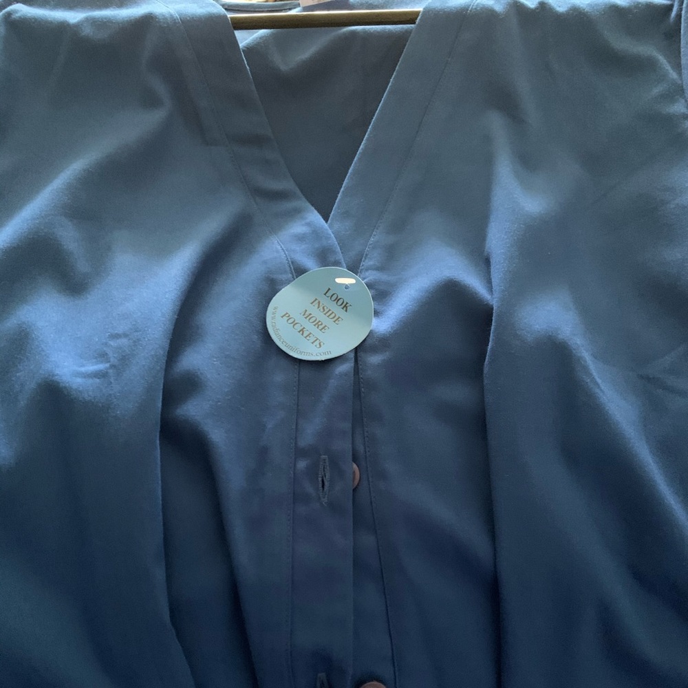 Scrub top - Picture 2 of 3